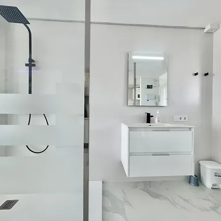 Magnificent Mediterraneo Apartamento *